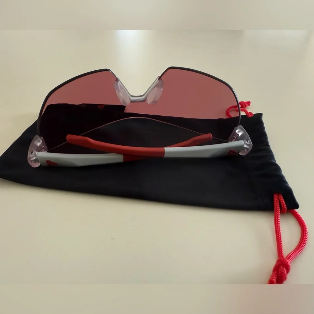 Stylish Red VR Glasses with Black Carrying Pouch